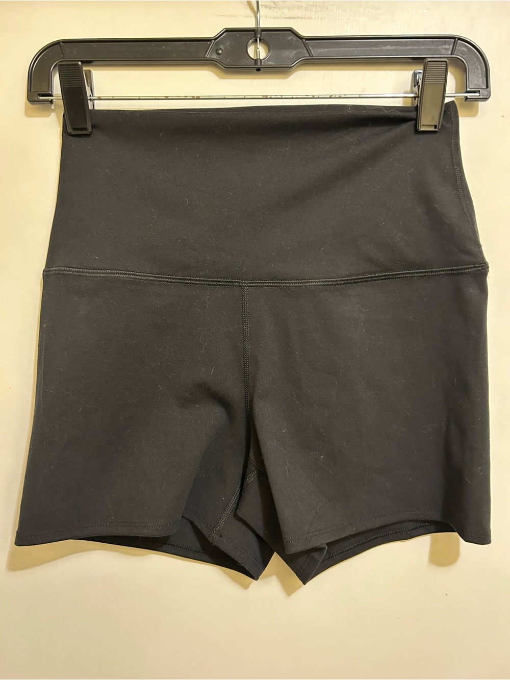Yogalicious Lux High-Waisted Black Women’s Like New Biking Active Shorts Sz M